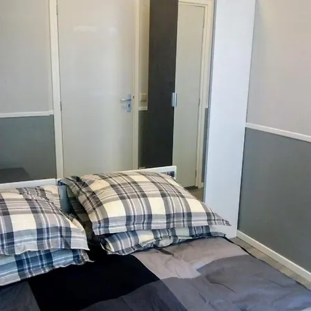 Aldo, Not For Parties, Not A Hotel, With Shared Bathroom, No Kitchen * Amsterdam