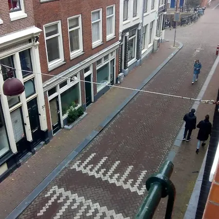 Aldo, Not For Parties, Not A Hotel, With Shared Bathroom, No Kitchen Alloggio in famiglia