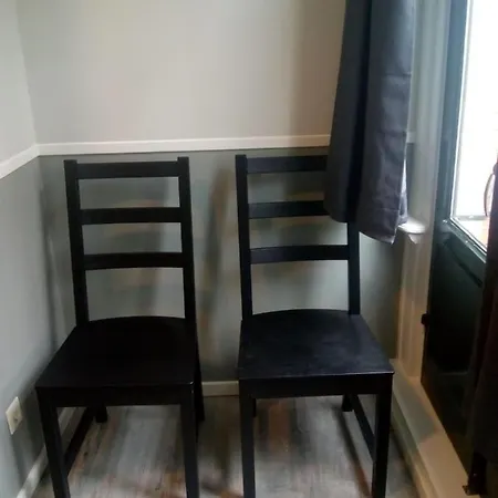 Aldo, Not For Parties, Not A Hotel, With Shared Bathroom, No Kitchen