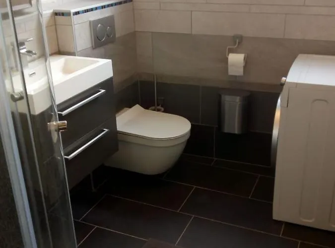 Aldo, Not For Parties, Not A Hotel, With Shared Bathroom, No Kitchen