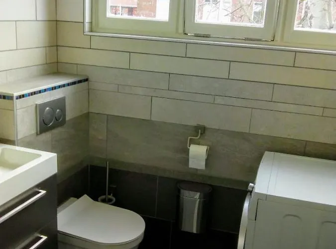 Quarto em Acomodações Particulares Aldo, Not For Parties, Not A Hotel, With Shared Bathroom, No Kitchen *