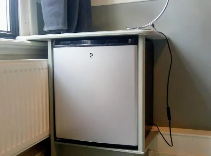 Quarto em Acomodações Particulares Aldo, Not For Parties, Not A Hotel, With Shared Bathroom, No Kitchen *