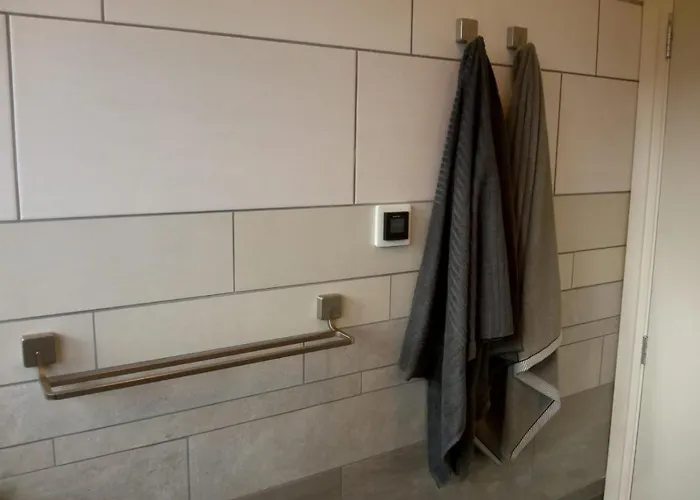 Aldo, Not For Parties, Not A Hotel, With Shared Bathroom, No Kitchen Quarto em Acomodações Particulares