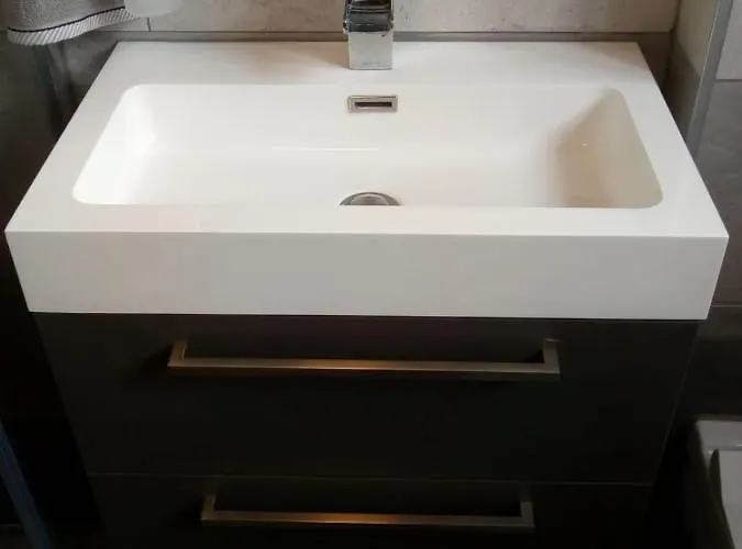 Accommodatie bij particulieren Aldo, Not For Parties, Not A Hotel, With Shared Bathroom, No Kitchen Amsterdam