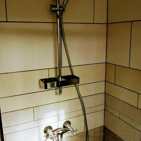 Privatunterkunft Aldo, Not For Parties, Not A Hotel, With Shared Bathroom, No Kitchen *
