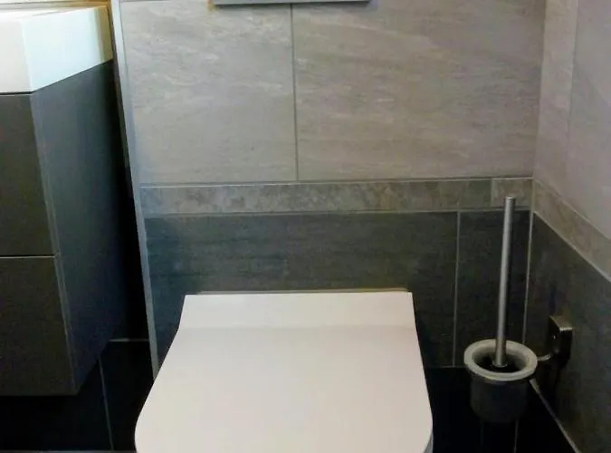 Aldo, Not For Parties, Not A Hotel, With Shared Bathroom, No Kitchen Rum i privatbostad Amsterdam