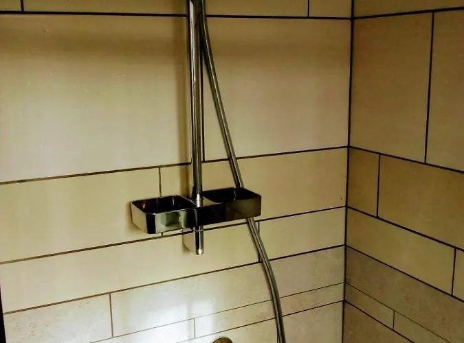 Rum i privatbostad Aldo, Not For Parties, Not A Hotel, With Shared Bathroom, No Kitchen *