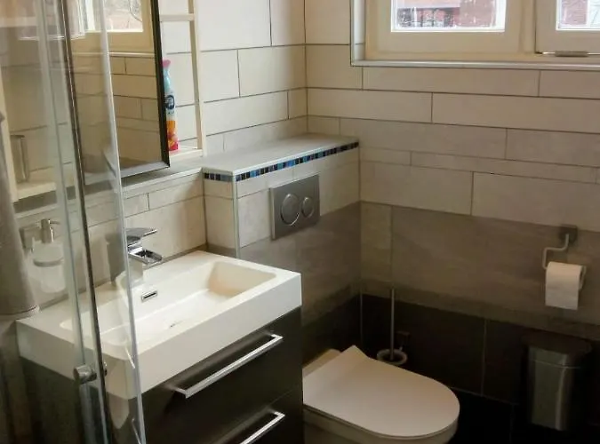 Aldo, Not For Parties, Not A Hotel, With Shared Bathroom, No Kitchen *